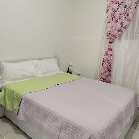 Lovely Appartment Near Como Casnate Con Bernate Exterior photo